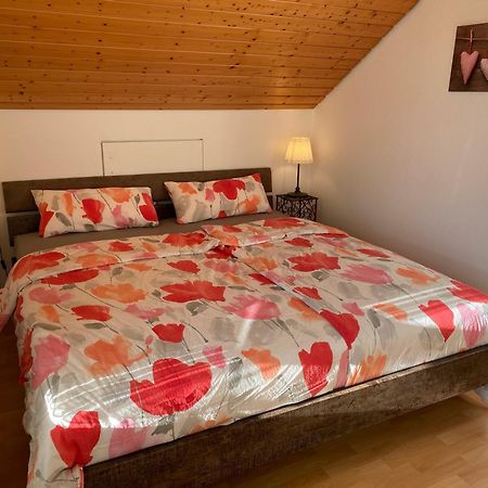 Haus Am Sonnenhuegel Leilighet Bad Urach Eksteriør bilde